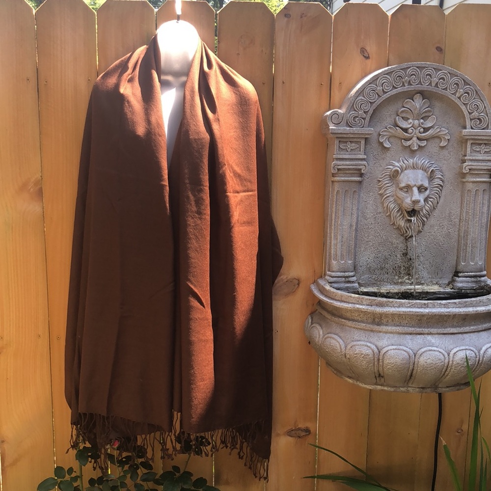 NWOT Gorgeous large wool shawl. Company C